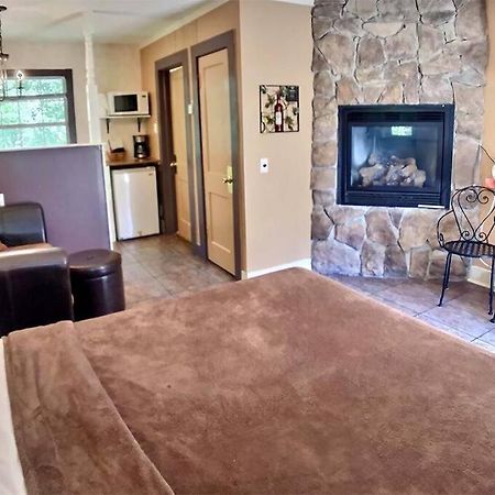 D'Vinery Rock Cottage/ #6 Eureka Springs Εξωτερικό φωτογραφία